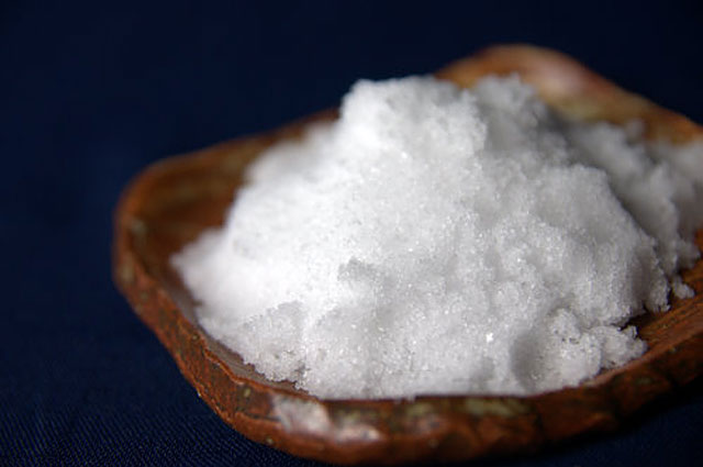 日本の伝統製法で作る、伊豆大島の海水100%の天然塩